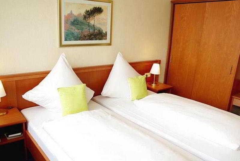Mercure Hotel Kaiserhof City Center Frankfurt am Main Exterior photo
